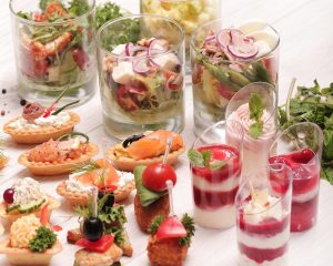 aperitivos con salsas especiales para celebraciones, ideas de presentacion y servicio