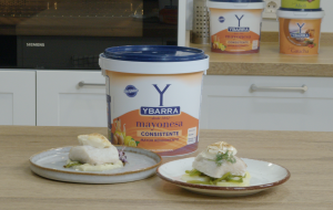 Cubo de mayonesa consistente Ybarra para gratinar pescado en horno o soplete.